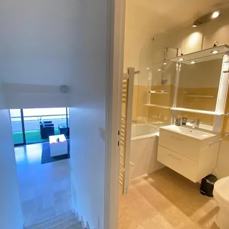 Apartament Bord De Avec Parking Prive