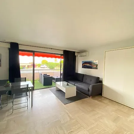 Apartment Bord De Avec Parking Prive *