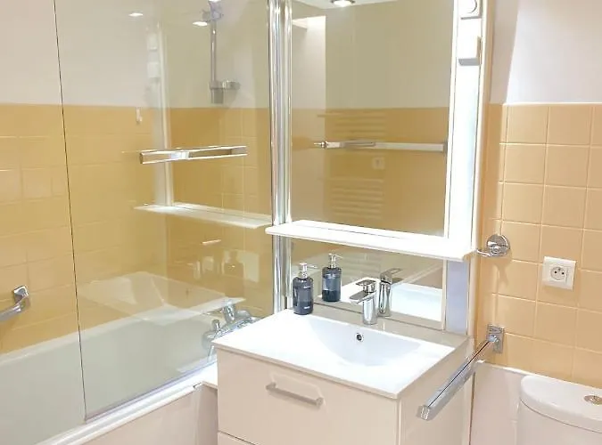 Bord De Avec Parking Prive