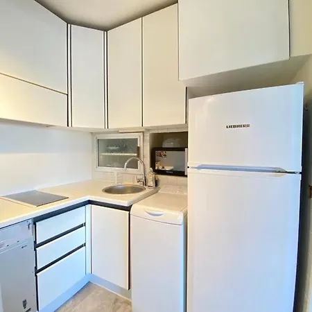 Bord De Avec Parking Prive * 칸느